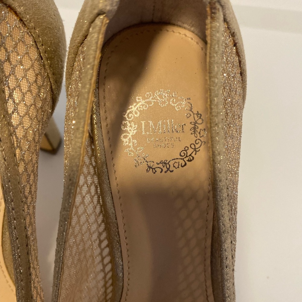 Classy I. Miller Elegant Gold Mesh Peep-Toe Heels, classic, vintage inspired - Picture 6 of 7